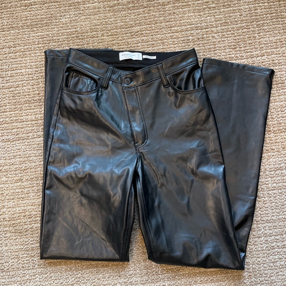 Abercrombie & Fitch 90's Faux Vegan Leather Pants High Rise Straight Leg Sz 4